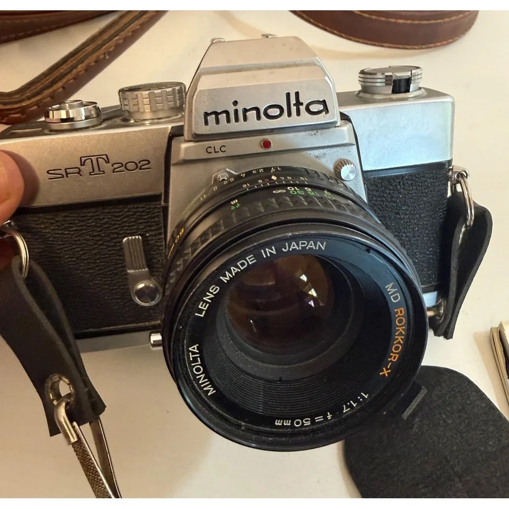 Vintage Minolta SR-T 202 35mm SLR Camera Rokkor Lens Set Bag Japan Manual Kit